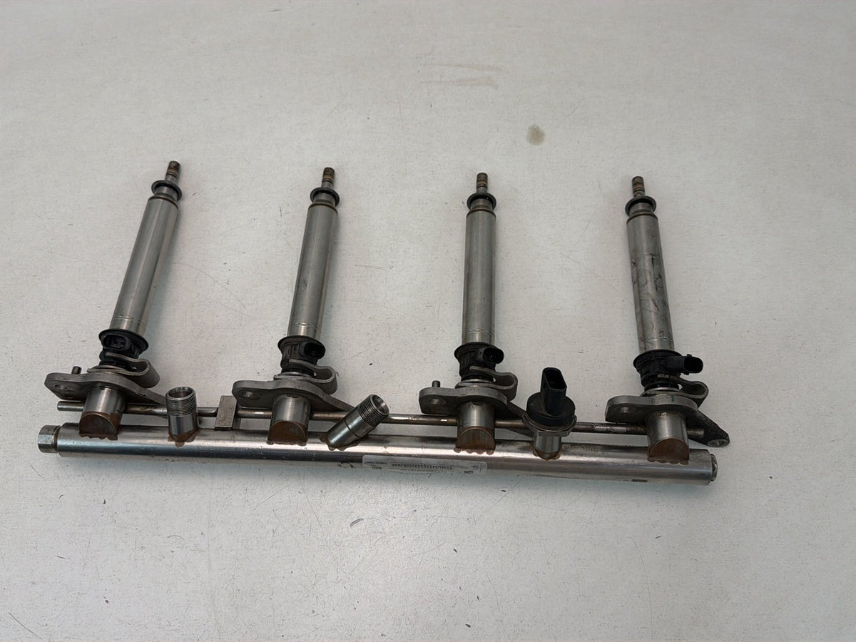 2012-2018 Mercedes-Benz S-Class W221 Right Fuel Rail Injectors A2780780645 OEM