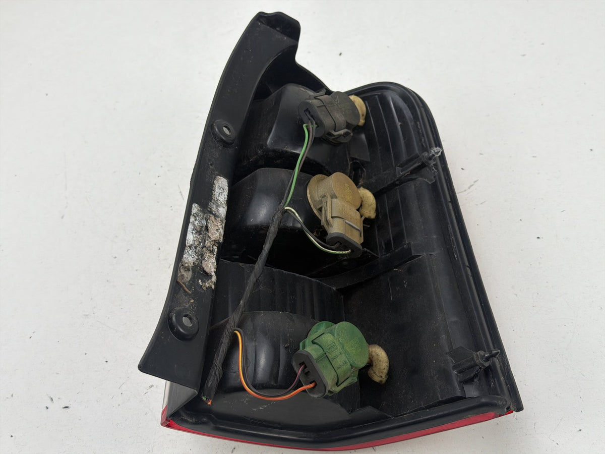 2001-2007 Ford Escape Left Driver Side Tail Light 44ZH-1440 OEM