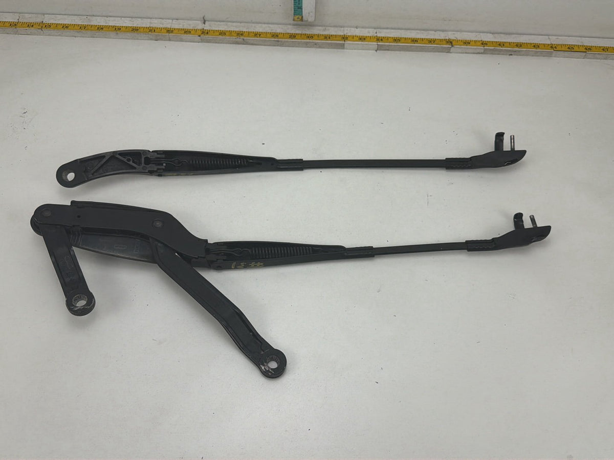 2007-2013 Mercedes-Benz S-Class 550 W221 Front Wiper Arm Pair A2218200144 OEM
