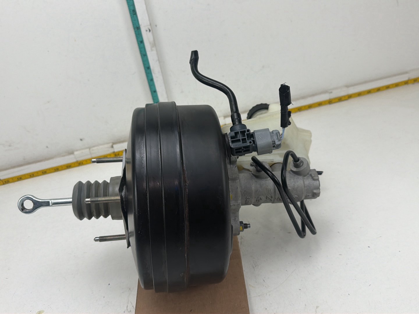 2014-2017 Maserati Ghibli Power Brake Booster Servo Assembly 670006653 OEM