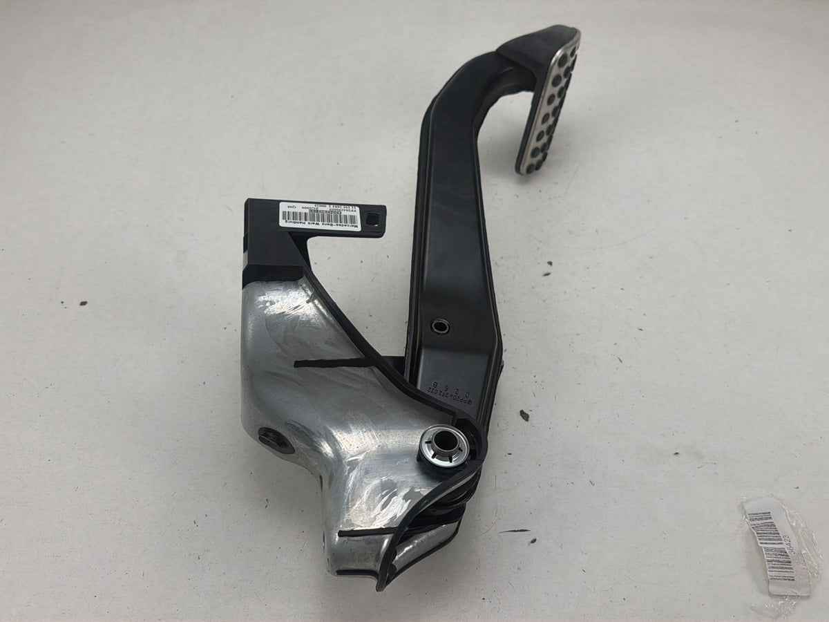 2008-2014 Mercedes-Benz C250 Stop Brake Pedal Assembly A2042902101 OEM