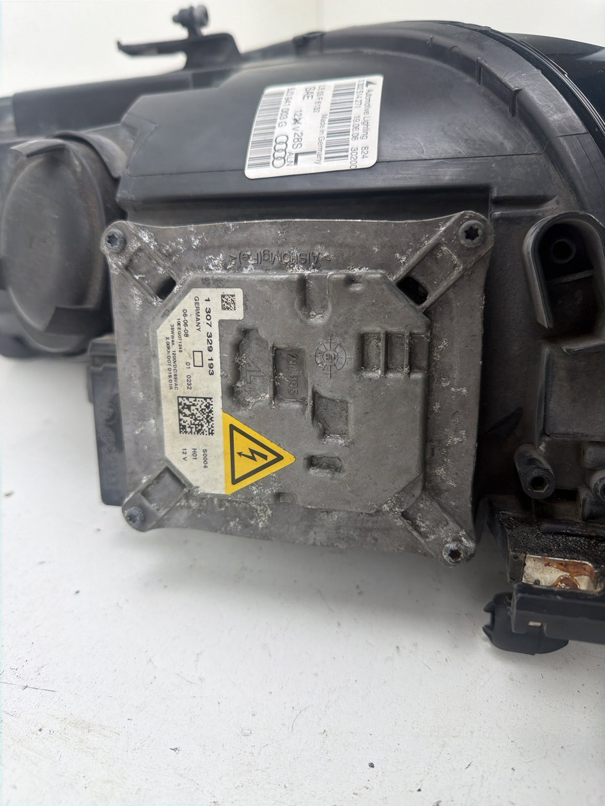 2008-2010 Audi TT Xenon Left Headlight Lamp 8J0941003G OEM