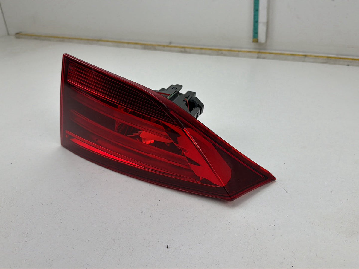 2014 BMW X1 E84 SUV Right Rear Taillight Decklid/Tailgate 03426500 OEM