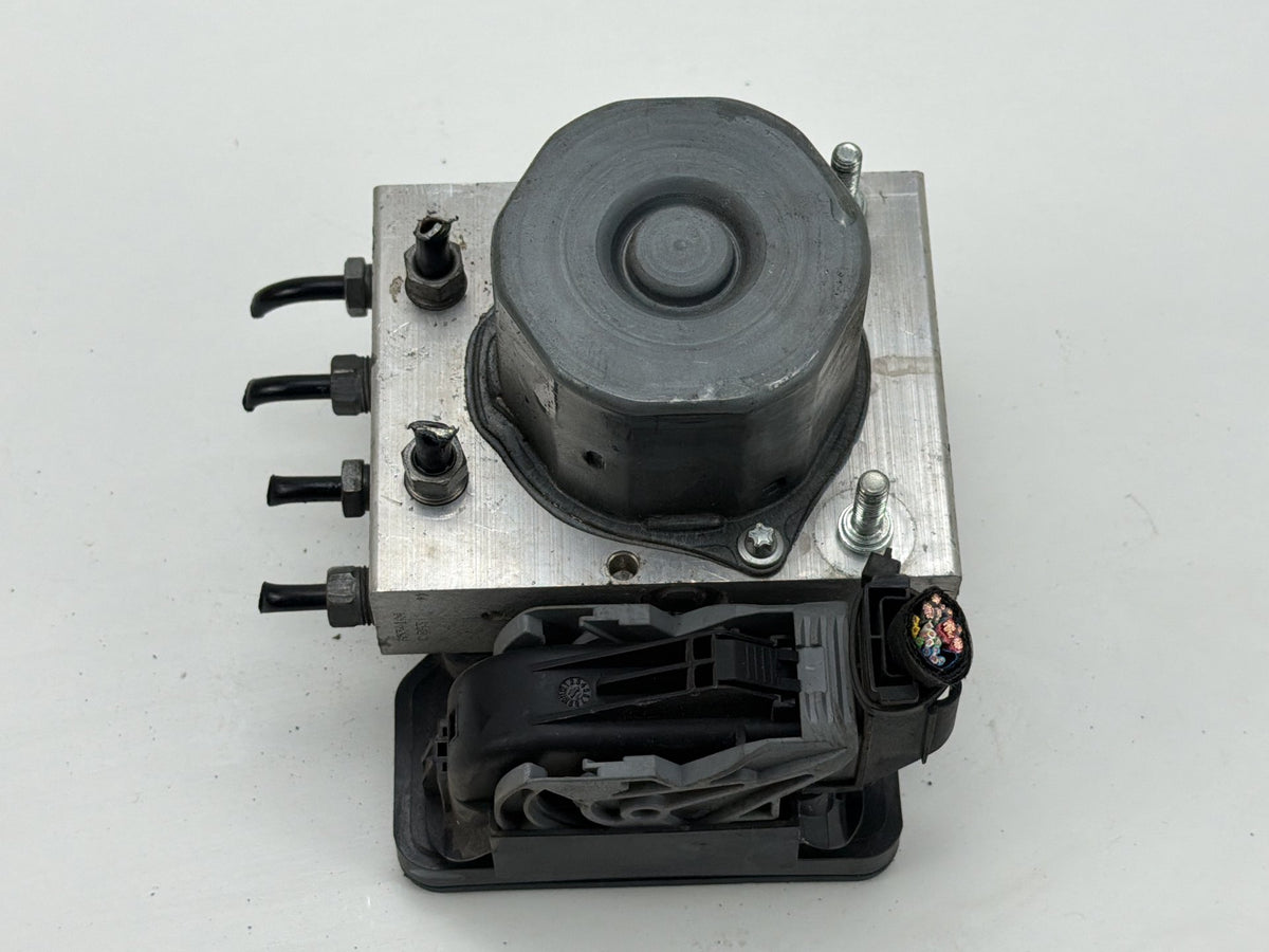 2014-2017 Maserati Ghibli ABS Pump Control Module & Modulator 670031589 OEM