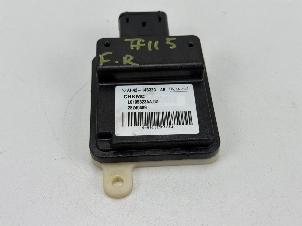 2010-2013 Land Rover Range Rover Right Front Seat Occupant Detection Module OEM