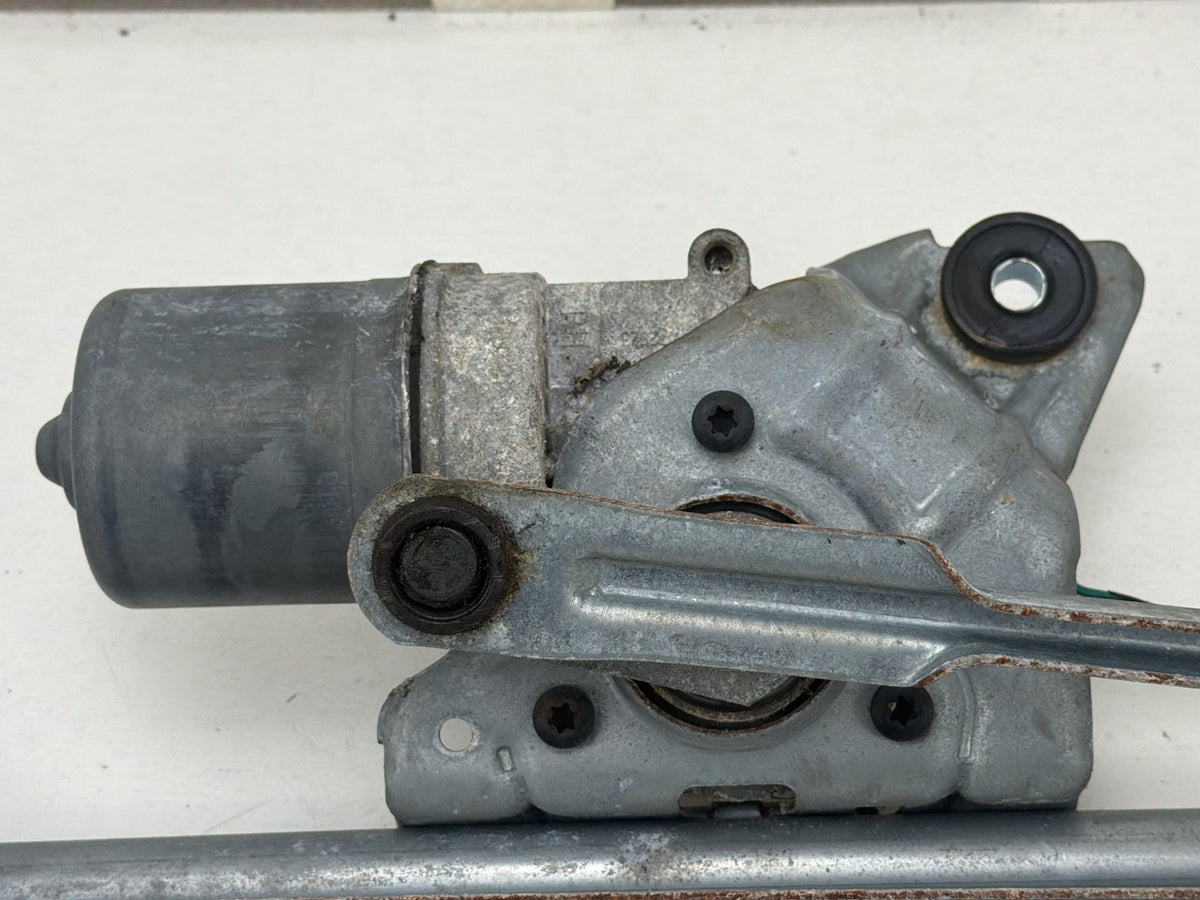 2007-2014 GMC Yukon XL 1500 Front Windshield Wiper Linkage w/ Motor OEM