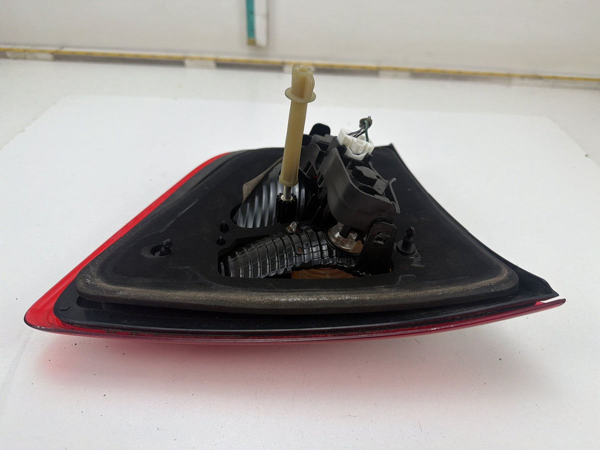 2013-2018 Ford C-Max Rear Right Side Inner Tail Light Lamp AM51-13N004-GA OEM