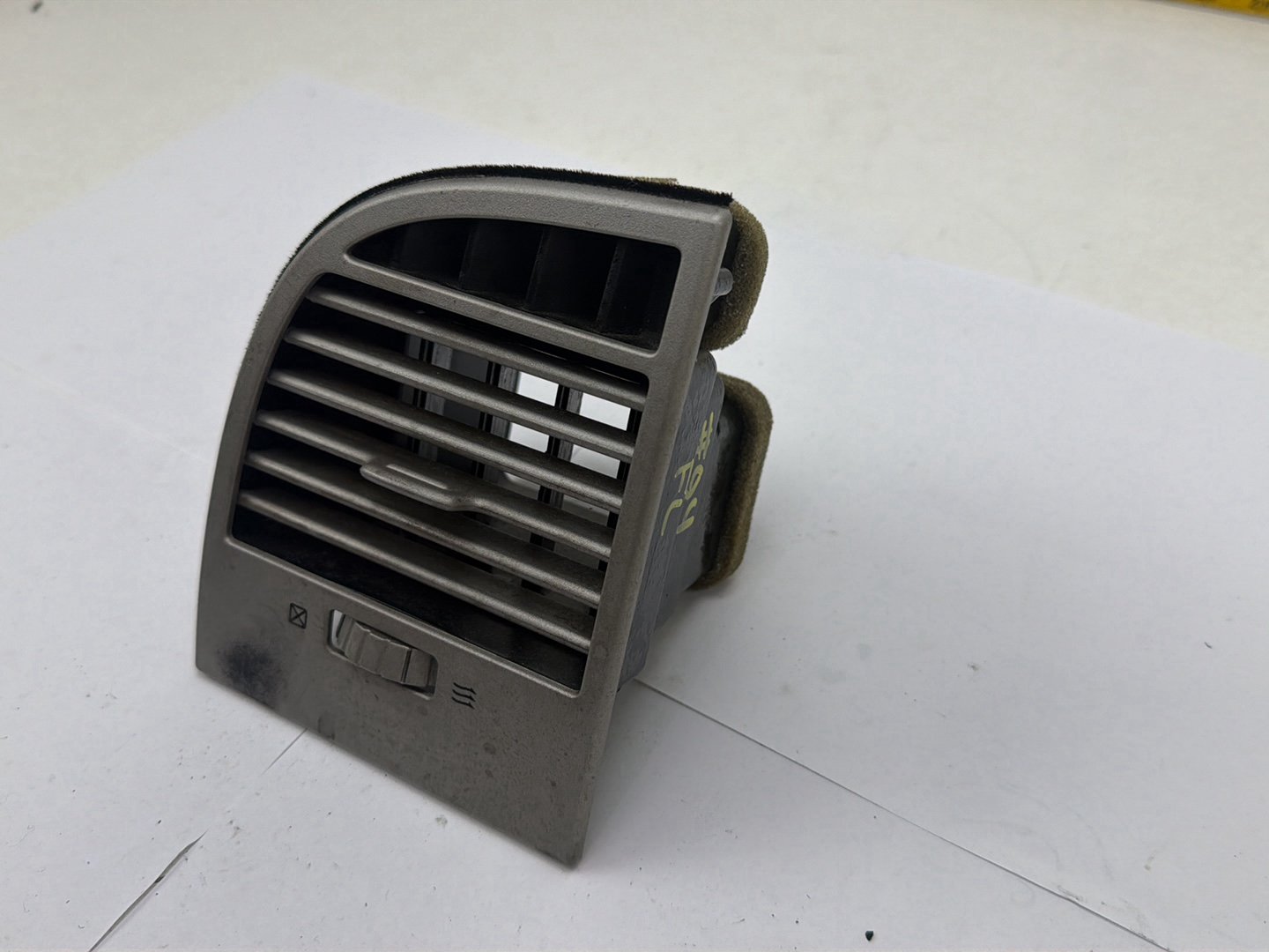 2003-2006 Lincoln Navigator U228-Front Left Climate Control Air Vent 2L7H-19C696 OEM