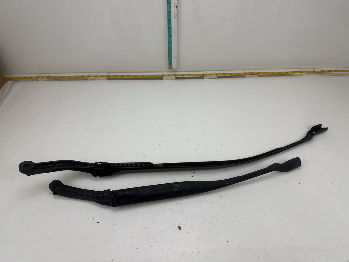 2014-2021 Maserati Quattroporte Front Left Right Side Windshield Wiper Arms OEM