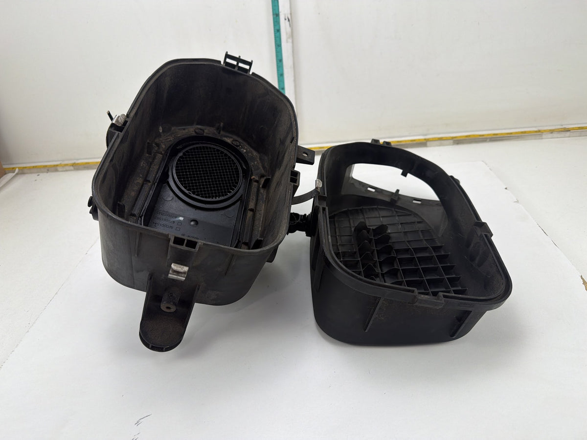 2014-2018 Maserati Quattroporte Left Air Intake Cleaner Filter Housing Box OEM