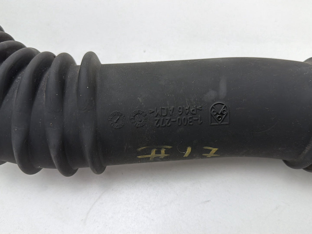 2014 BMW X1 E84 SUV Air Preheat Pipe 7843531-01 OEM
