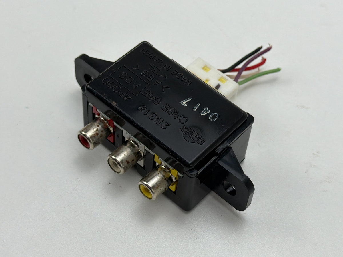 2011-2013 Infiniti QX56 Auxiliary Audio Video Jack Input Port 28318-4P000 OEM