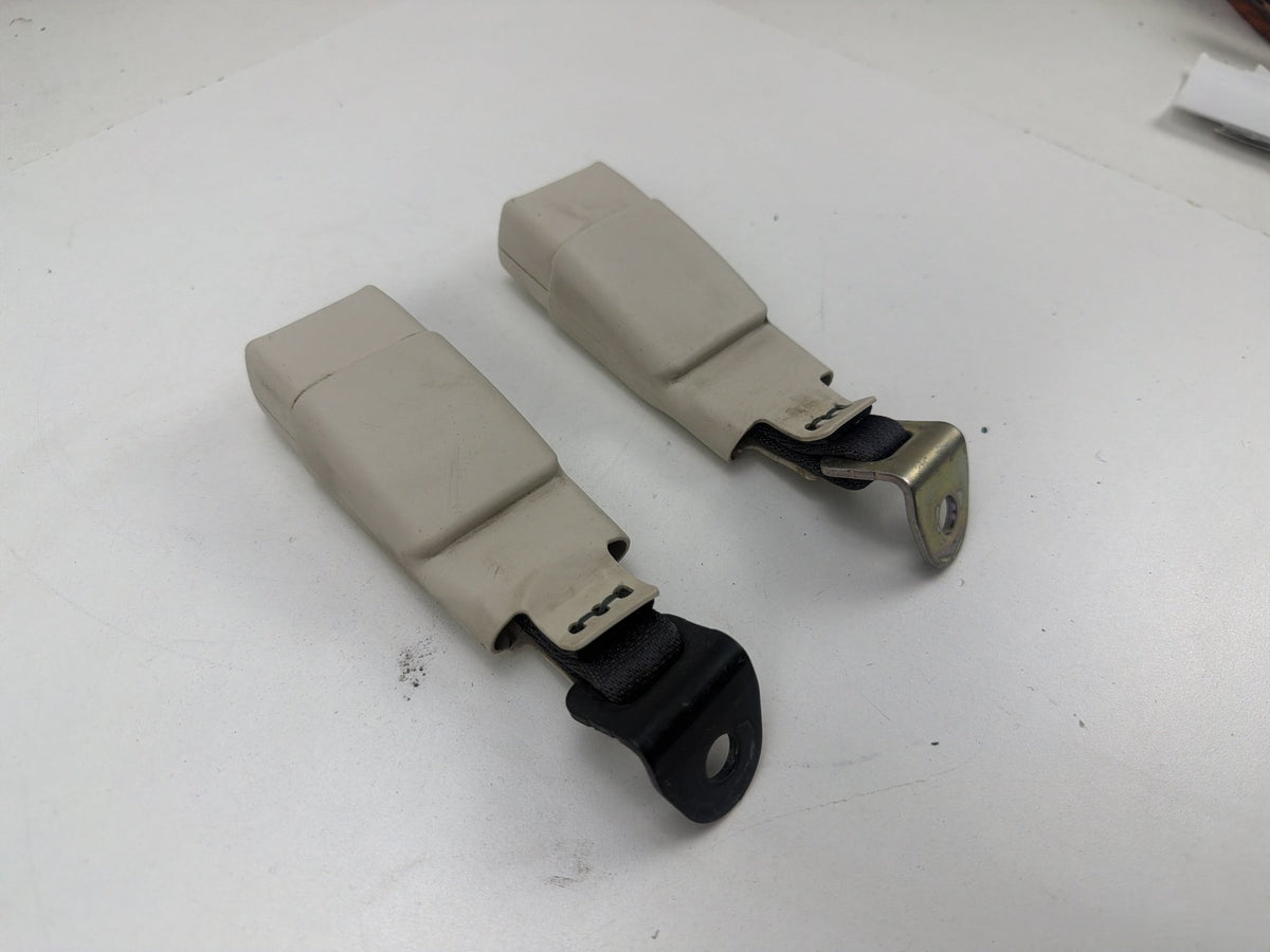 2010-2013 Lexus IS250 E20 - Rear Seat Belt Buckle Set 1055107 OEM