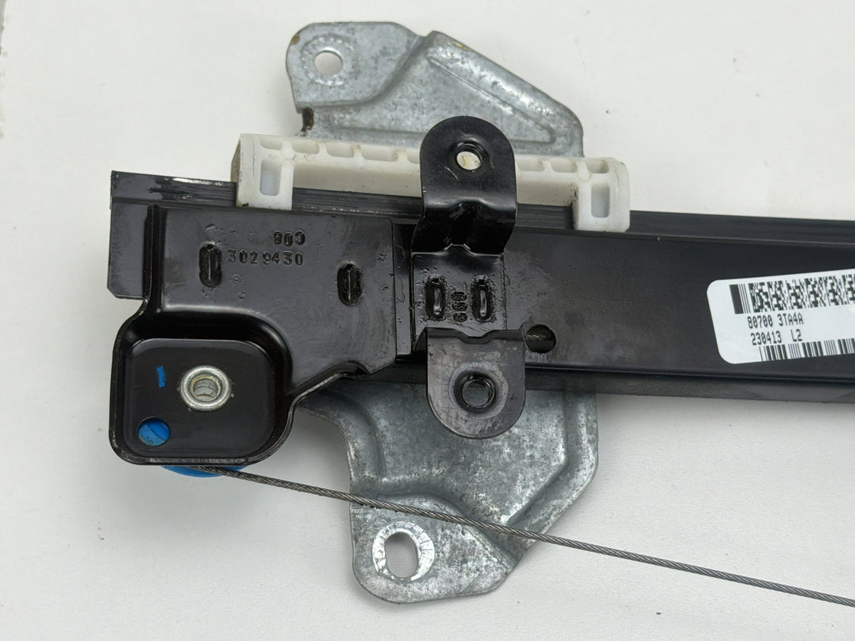 2013-2018 Nissan Altima Front Right Power Window Regulator Motor 80720-3TA4A OEM
