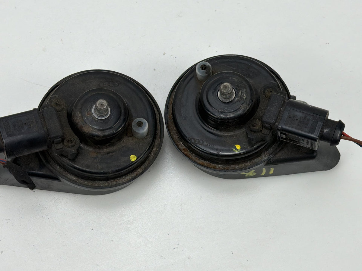 2012-2018 Audi A7 Dual Tone High Low Pitch Horn Set 4G0951221 4G0951223 OEM