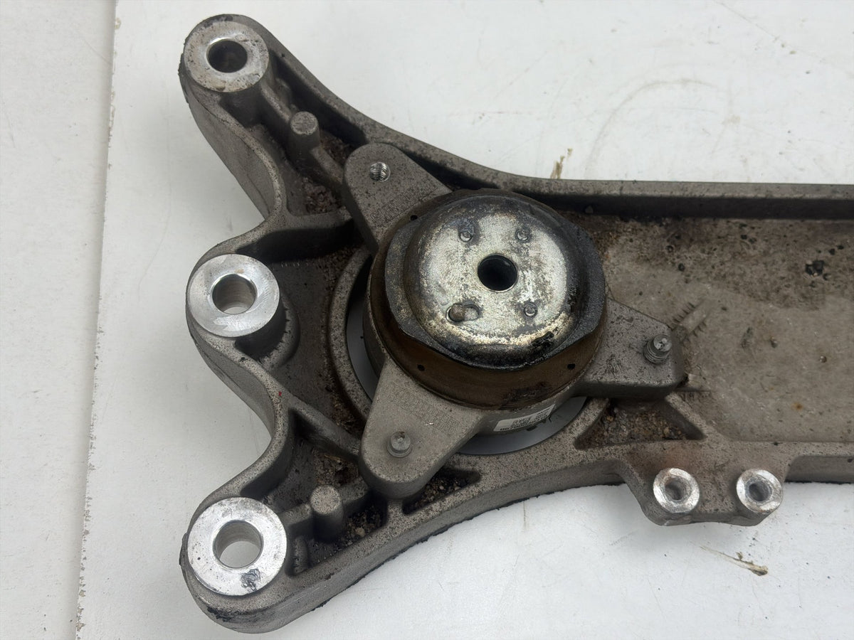 2014-2020 Maserati Quattroporte Engine Mount Support Bracket 670003632 OEM