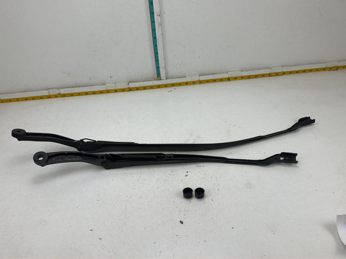 2014-2017 Maserati Ghibli Front Left & Right Side Windshield Wiper Arm Pair OEM