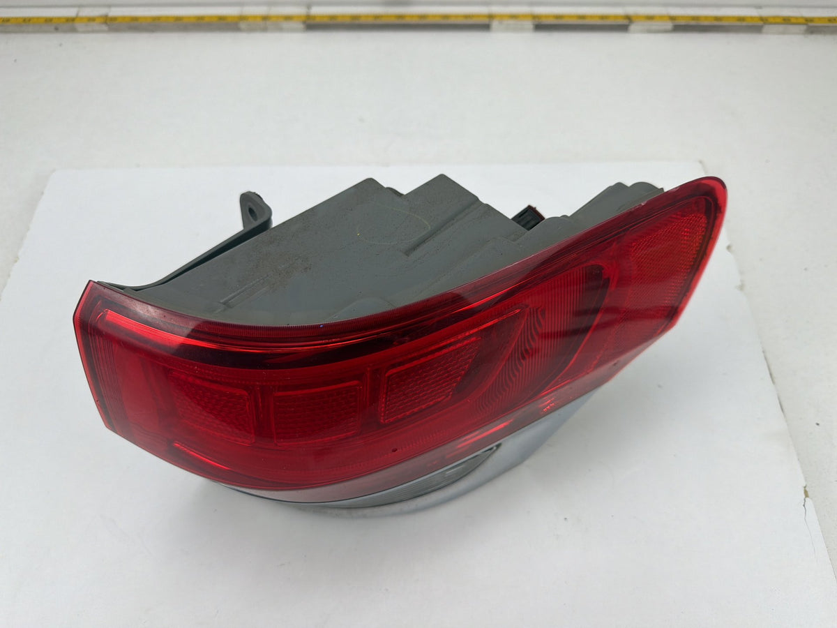2014-2021 Jeep Grand Cherokee Rear Right Side Tail Light P68110016AC OEM