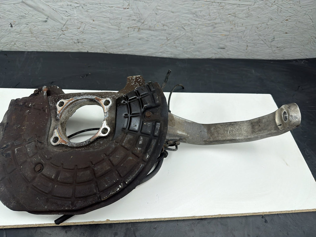 2014-2017 Maserati Quattroporte Rear Left Steering Spindle Knuckle With Hub OEM