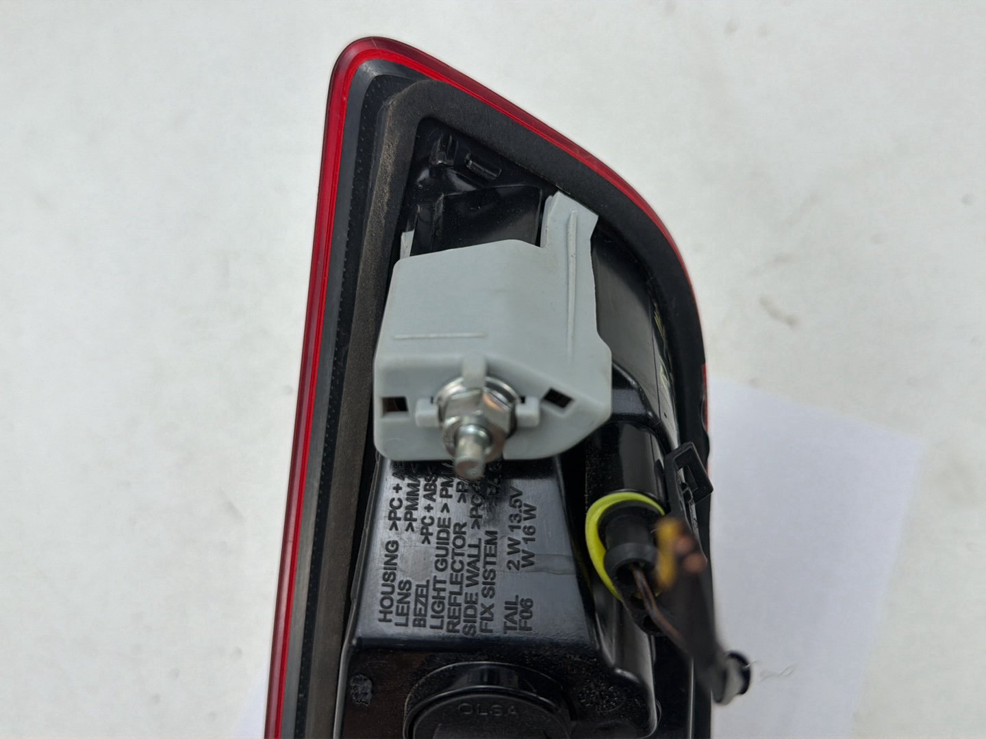 2014-2017 Maserati Ghibli Right Passenger Side Inner Tail Light 03552000 OEM