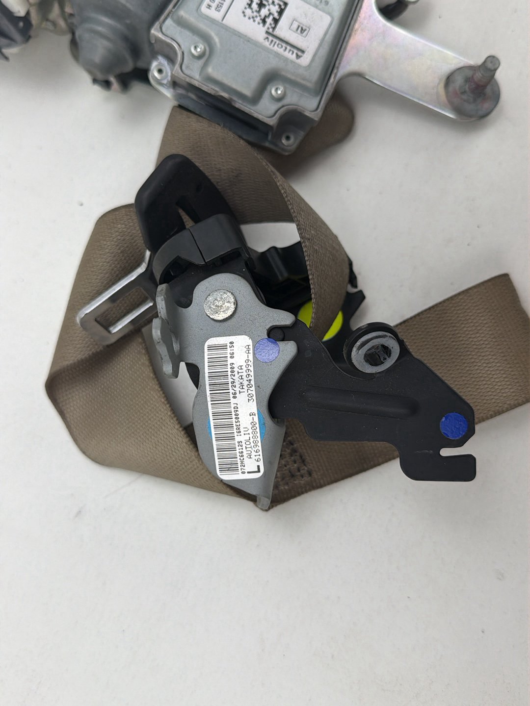 2010-2013 Mercedes-Benz E-Class-Front Left Seat Belt Retractor 610035800D OEM