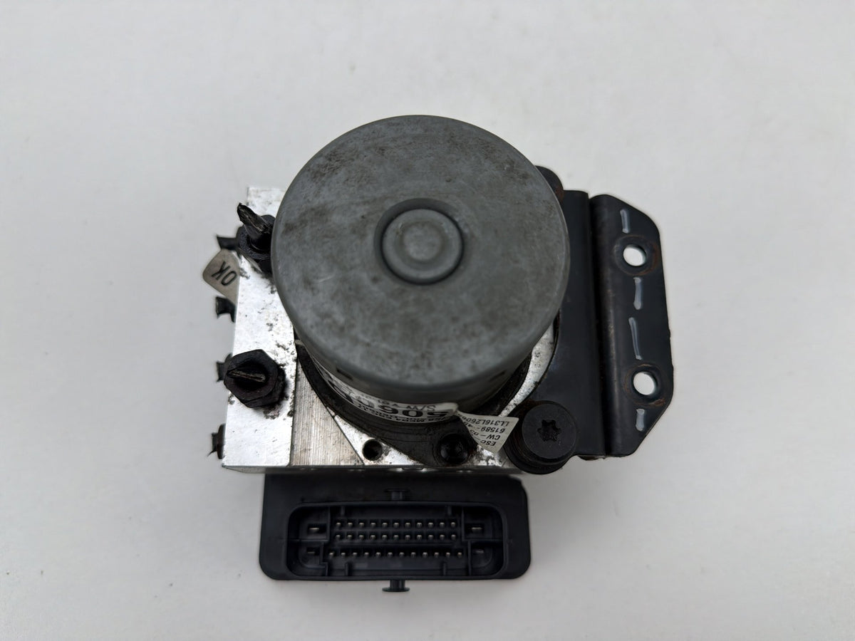 2016-2018 Kia Optima ABS Anti-Lock Brake Pump Control Module Assembly OEM