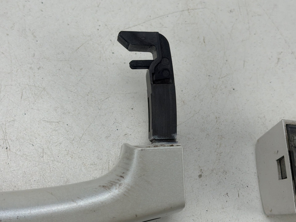 2013-2019 Ford Escape Left Front Exterior Door Handle AM51-U22404 OEM