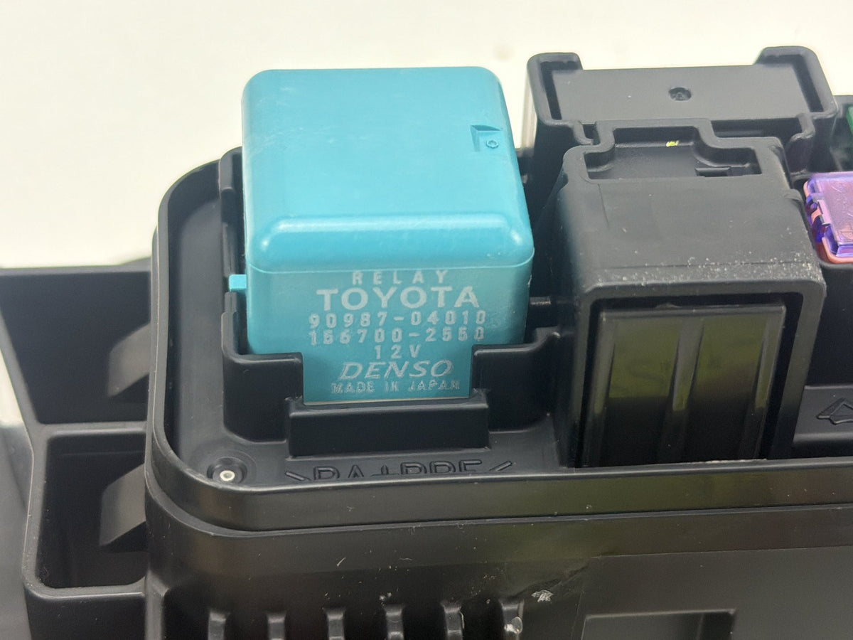 2010-2015 Lexus IS250C Convertible Rear Relay Fuse Box 82241-53010 OEM