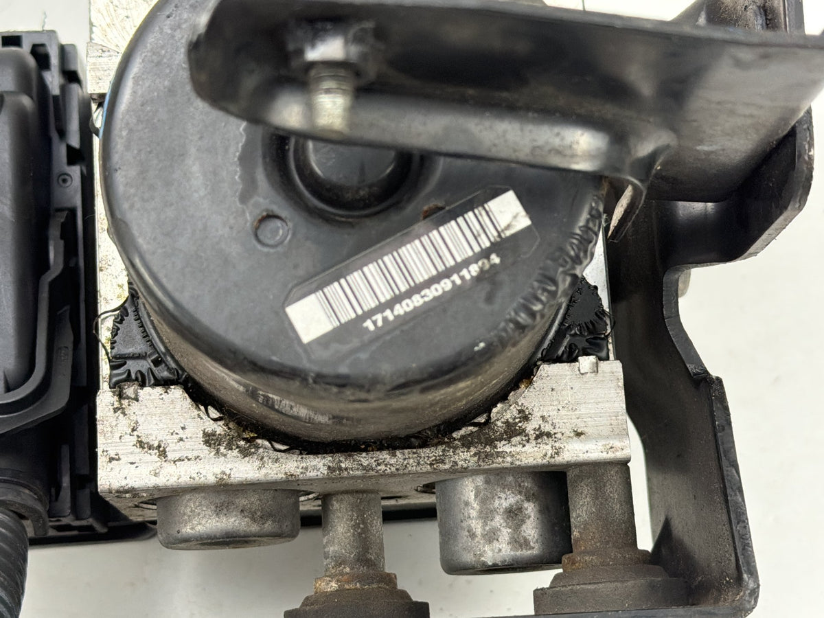 2009-2011 Nissan Pathfinder 4.0L ABS Anti-Lock Brake Pump Module 47660-ZL00C OEM