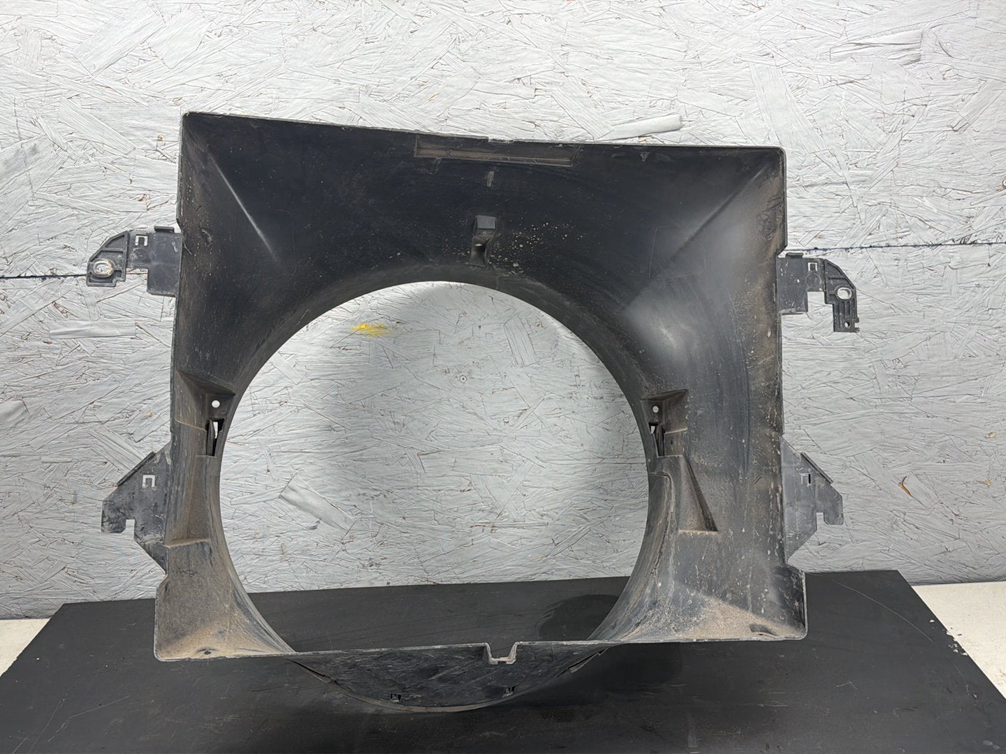 2013-2018 Ram 1500 5.7L Engine Radiator Cooling Fan Shroud OEM