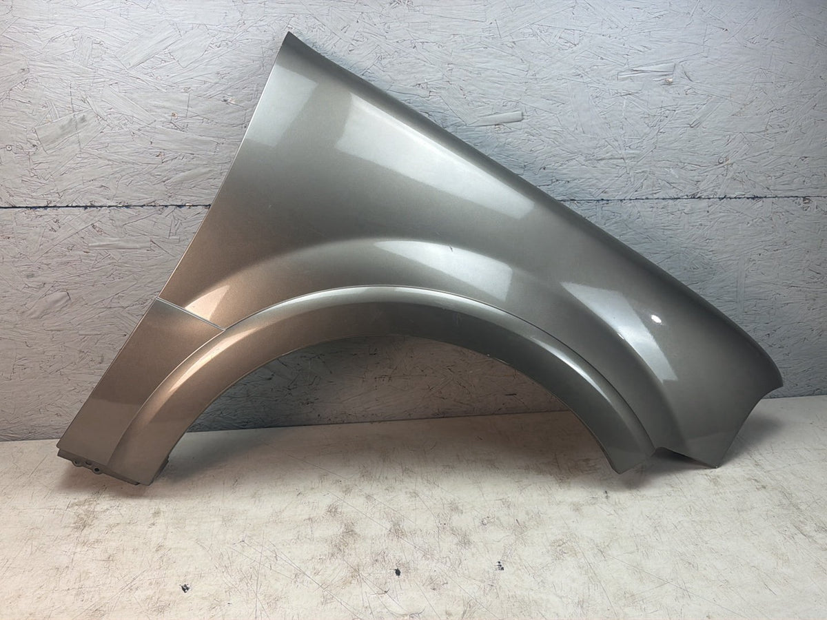 2003-2006 Lincoln Navigator U228 - Right Passenger Side Front Fender OEM