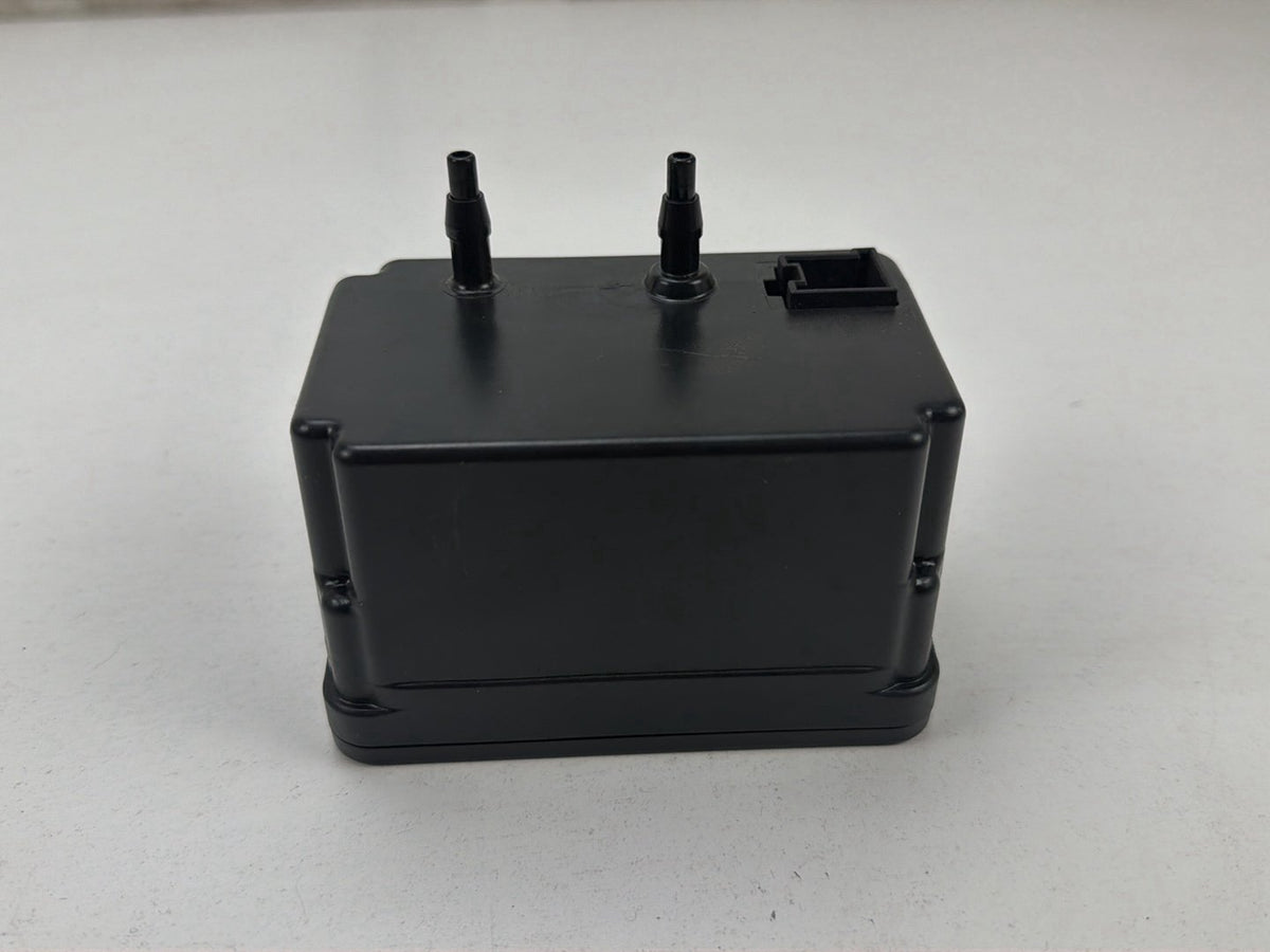 2010-2014 Mercedes-Benz E-Class-Vacuum Pump Seat Control 0008003348 OEM