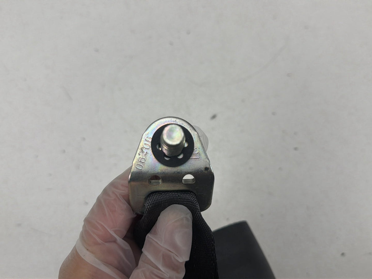 2008-2013 Infiniti G37 Rear Centre Seat Belt Buckle E034601 OEM