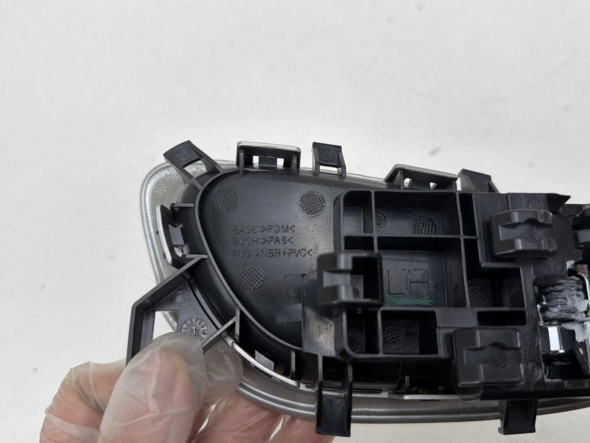 2015-2019 Nissan Sentra Front Left Driver Side Door Interior Handle OEM