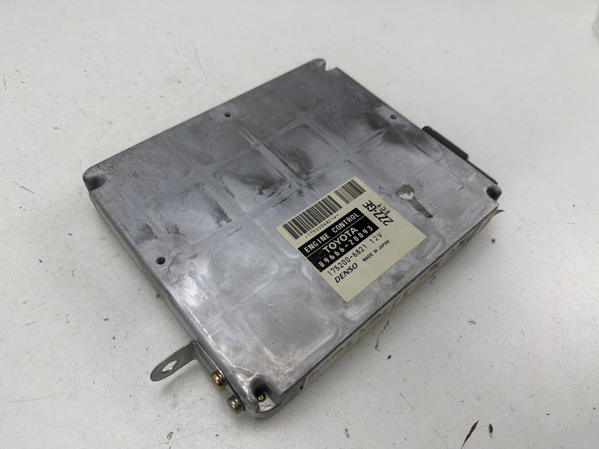 2000-2002 Toyota Celica Engine Computer Control Module 89666-20093 OEM