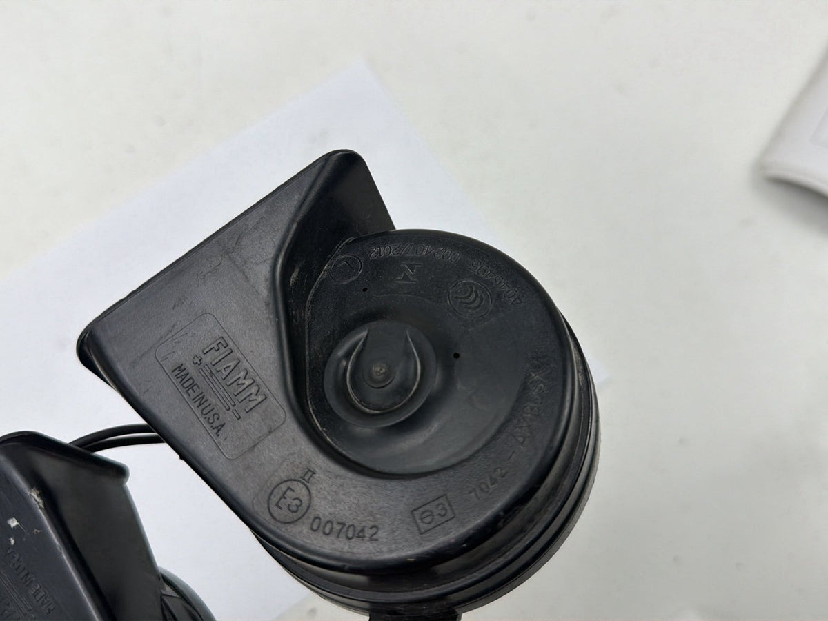 2015-2018 Mercedes-Benz C-Class C300 W205 Dual Warning Alarm Horns Assembly OEM