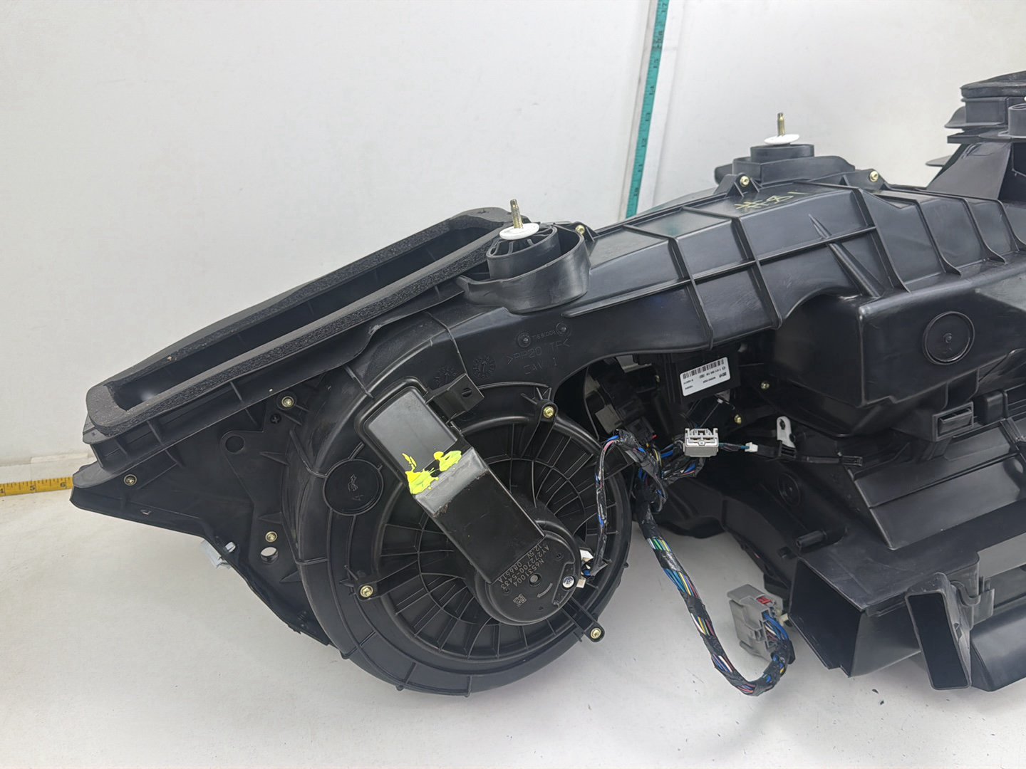 2014-2017 Maserati Ghibli M157 Front HVAC Heater Blower Motor Housing Box OEM