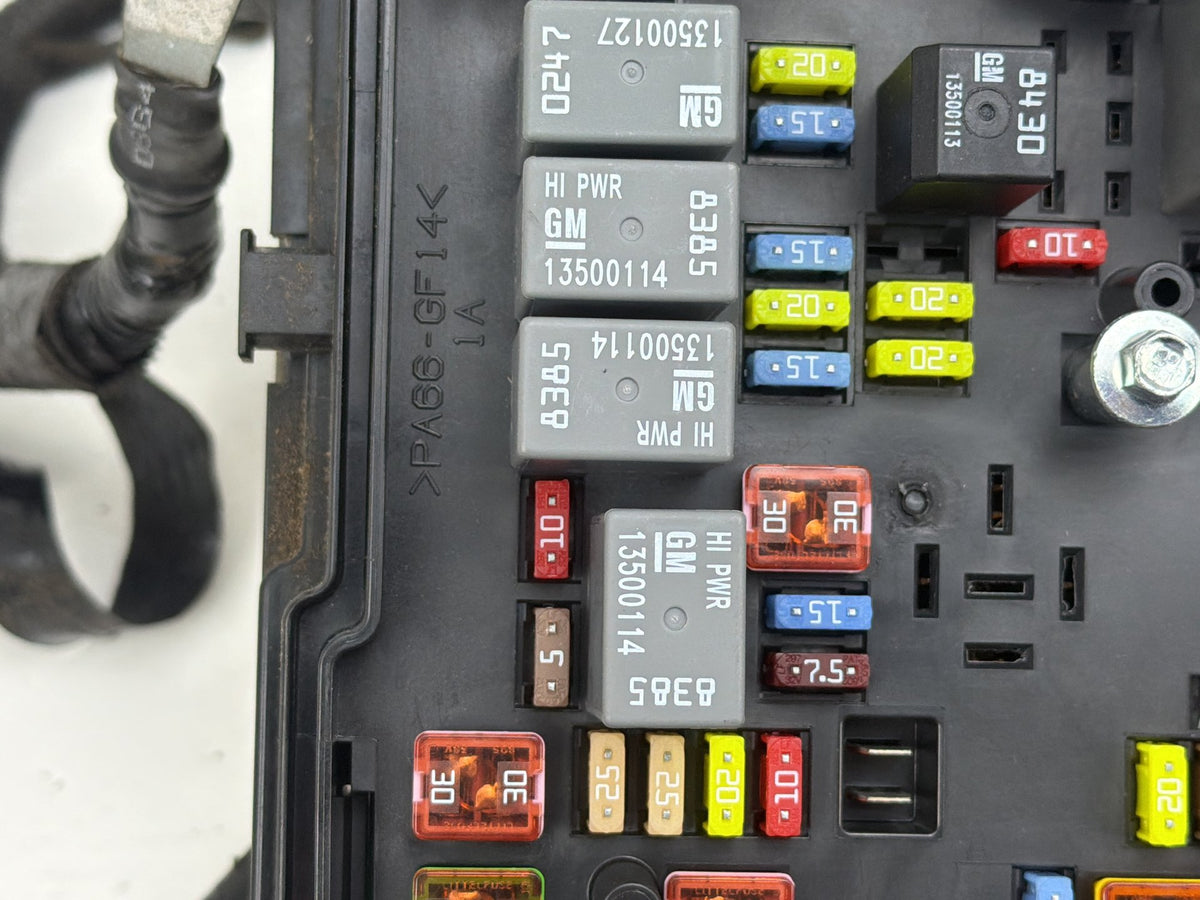 2013-2016 Chevrolet Equinox Fusebox Fuse Box Relay Module 23404556 OEM
