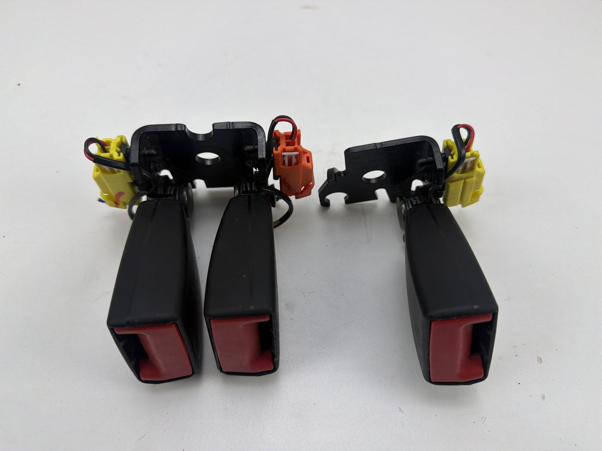 2011-2018 Volvo S60 Rear Seat Belt Buckle Set 34150327 OEM