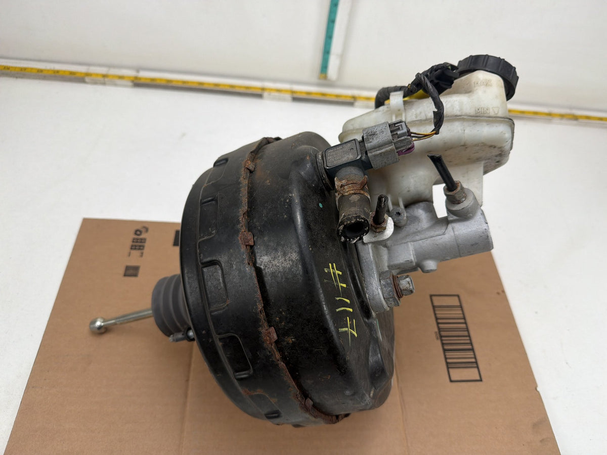 2016-2019 Chevrolet Cruze Power Brake Booster Master Cylinder 13399808 OEM