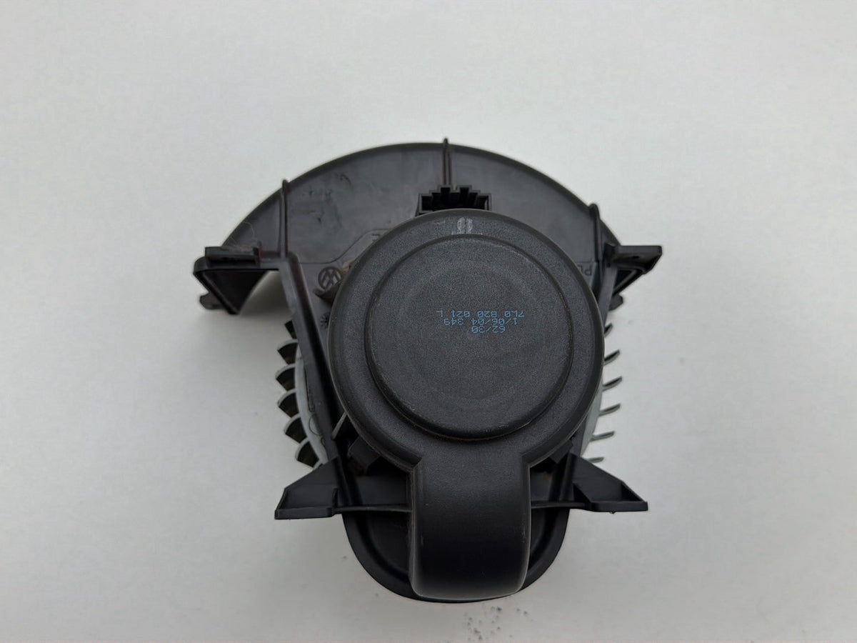 2003-2006 Porsche Cayenne A/C Heater Blower Motor Front Fan 7L0820021L OEM