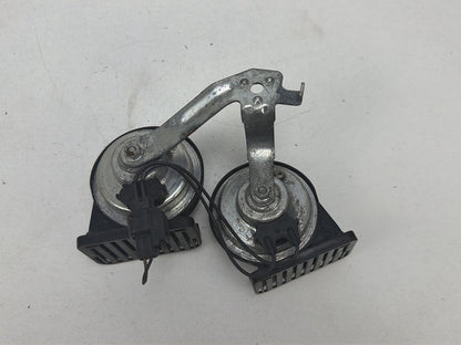 2011-2016 Chevrolet Cruze J300 Low & High Pitch Tone Horn Set AO46495 OEM