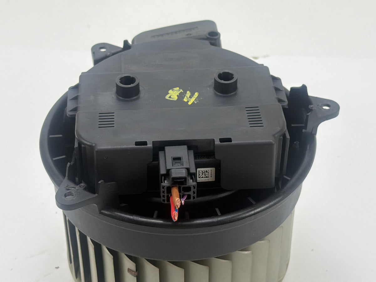 2012-2018 Audi A7 Quattro 4G - HVAC Heater Blower Motor 4H1820021B OEM