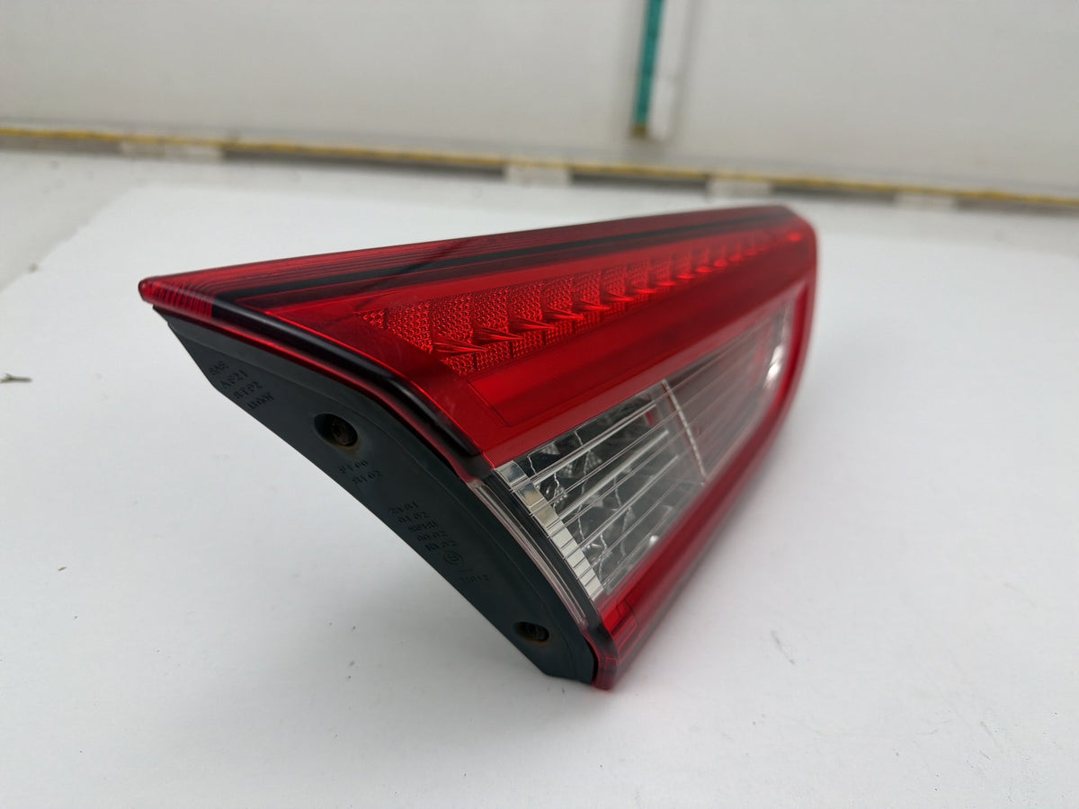 2014-2017 Maserati Ghibli Rear Left Trunk Lid Inner Tail Light 670004682 OEM