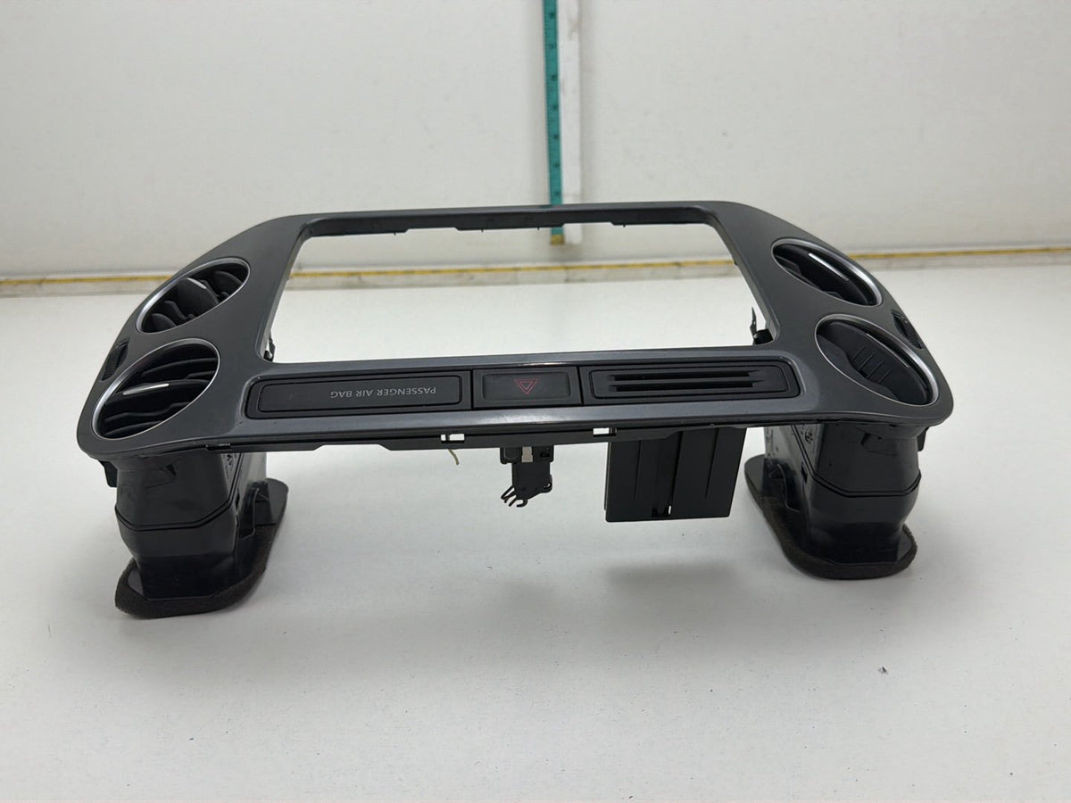2013-2017 Volkswagen Tiguan Centre Dash Radio Climate Bezel Trim Vent Air OEM