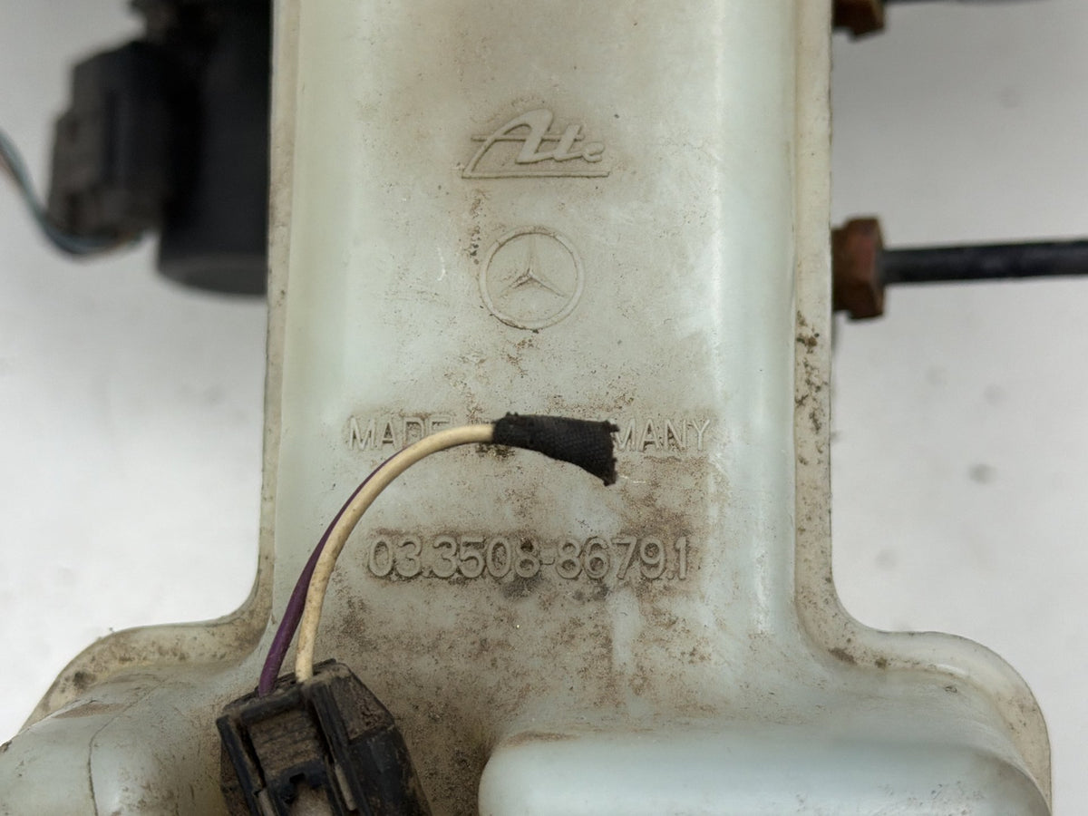 2006-2013 Mercedes-Benz R350 Power Brake Booster Master Cylinder Reservoir OEM