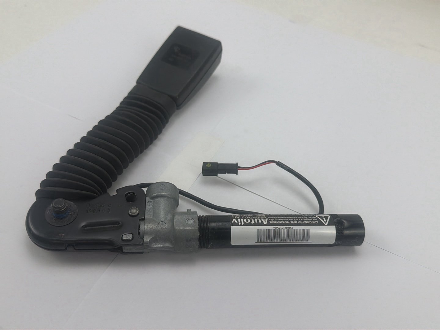 2009-2015 BMW 535i 750i Front Right Side Seat Belt Buckle Pretensioner OEM