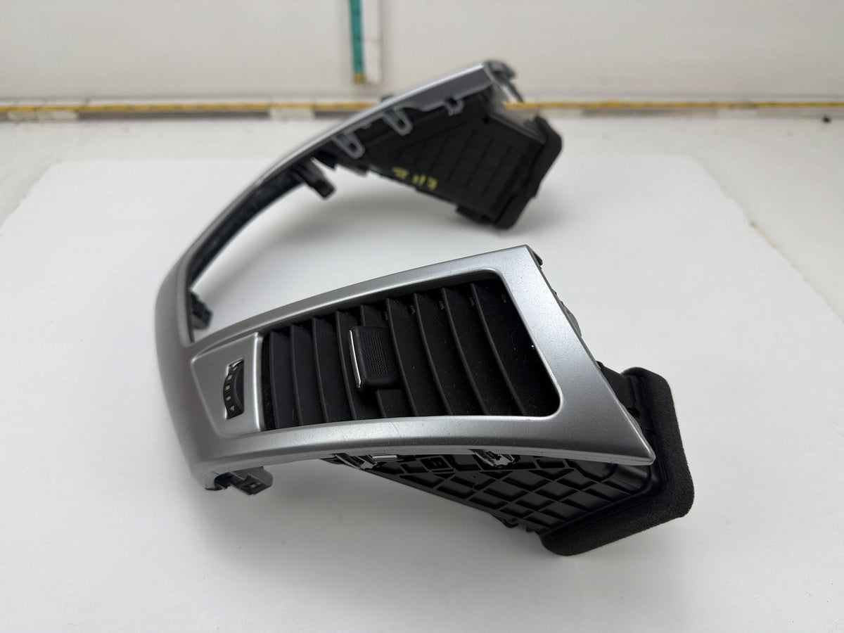 2011-2016 Chevrolet Cruze J300-Dash Air Vents Radio Bezel Trim 94567907 OEM