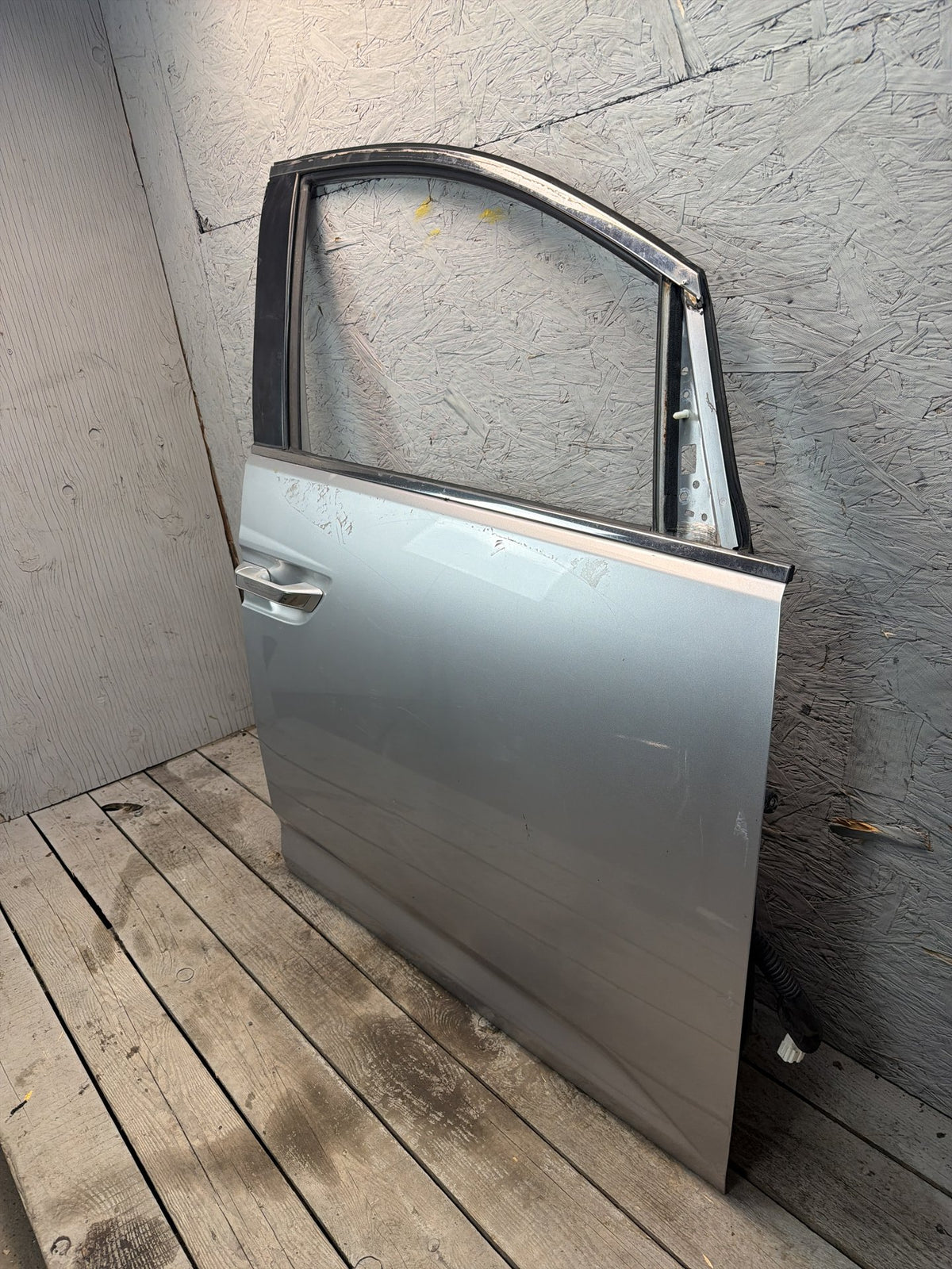 2011-2017 Honda Odyssey Front Right Passenger Side Door Shell w/ Door Handle OEM