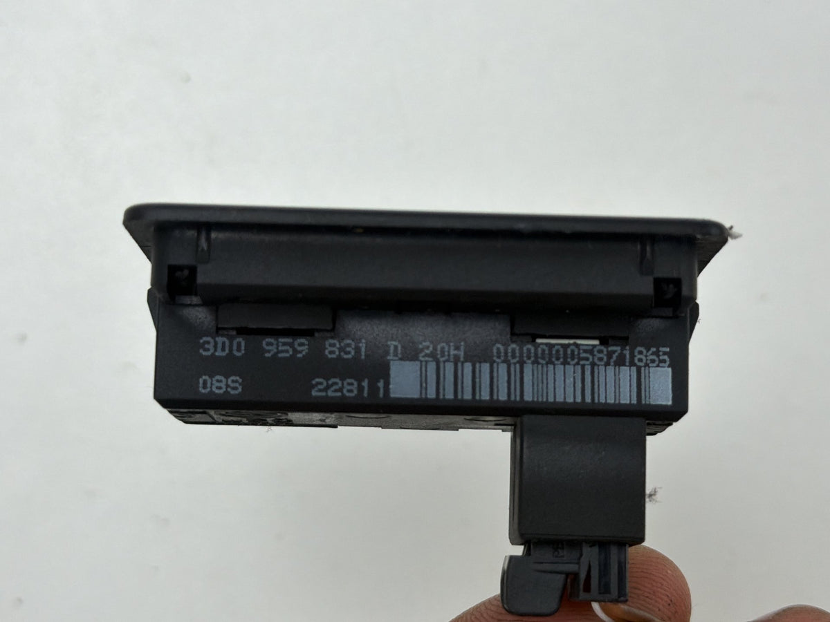 2012-2018 Audi A7 4G Rear Tailgate Boot Lid Control Lock Close Switch Button OEM